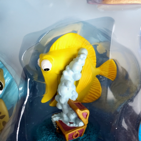 Disney Store Finding Nemo Action Figure Set - Picture 7 of 10